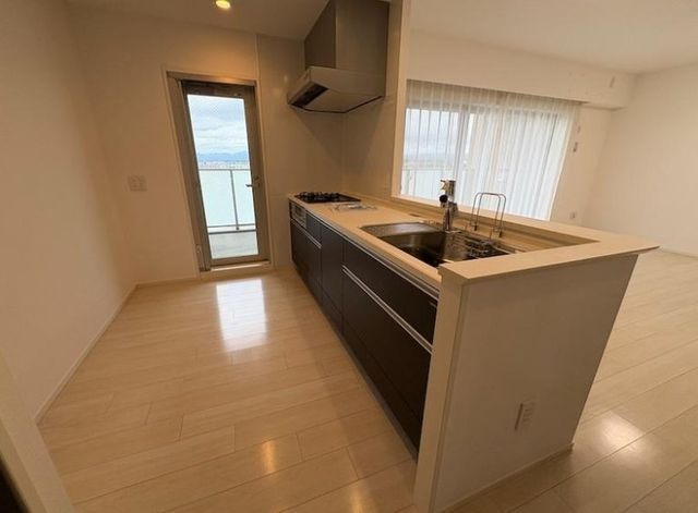 3LDK Apartment for Sale in Miyazaki City, Miyazaki Prefecture - Thumbnail 4