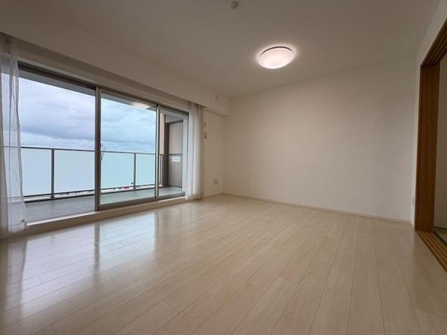 3LDK Apartment for Sale in Miyazaki City, Miyazaki Prefecture - Thumbnail 2