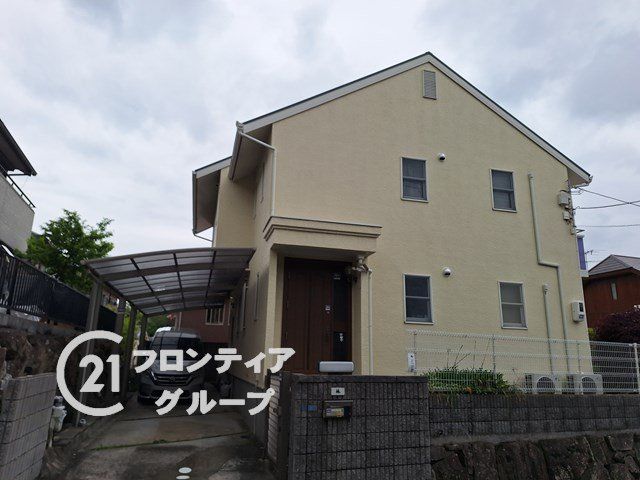 Spacious 4LDK House in Takarazuka with 182sqm Land - Thumbnail 3