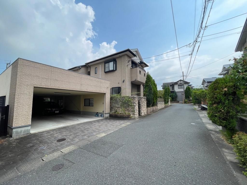 7LDK House in Fukuoka Minami Ward with 200+ Tsubo Land - Thumbnail 2