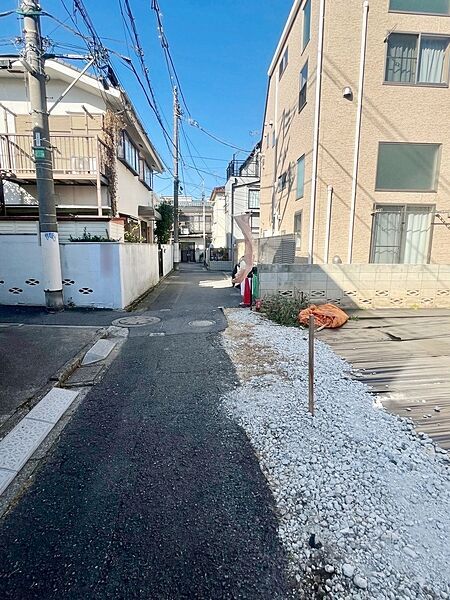 Land for Sale in Izumi, Suginami, Tokyo - No Building Conditions - Thumbnail 4