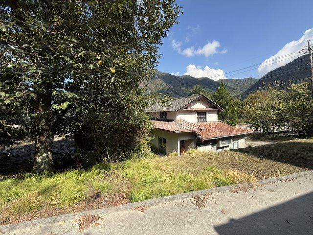 Land for Sale in Fujikawaguchiko, Yamanashi - 160.83 Tsubo Plot - Thumbnail 2