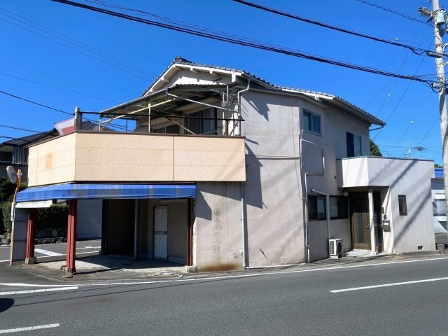 4LDK Corner Lot House in Matsuyama with Parking and Balcony - Thumbnail 2