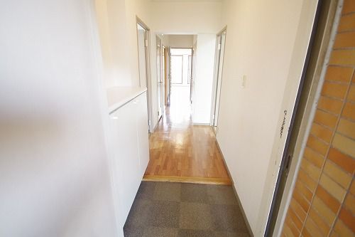 3LDK Apartment for Sale near Jichi Medical University Station - Thumbnail 3