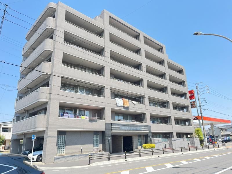 5LDK Family Apartment in Ichinomiya with Large Balcony - Thumbnail 2