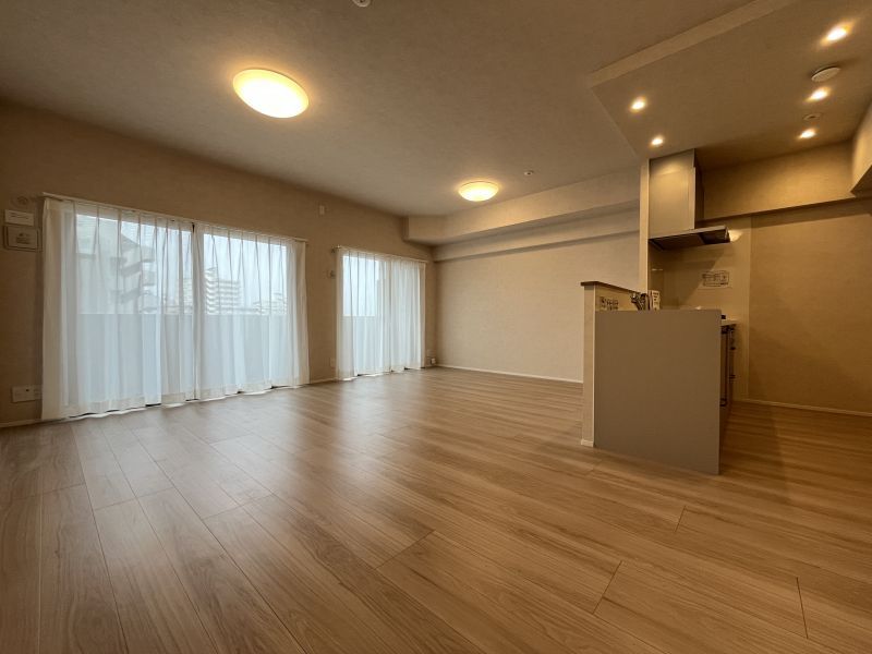 Applaud Minami-Fukuoka Station 3LDK Renovated Apartment for Sale - Thumbnail 3