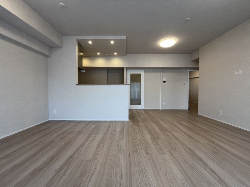 Applaud Minami-Fukuoka Station 3LDK Renovated Apartment for Sale - Thumbnail 2