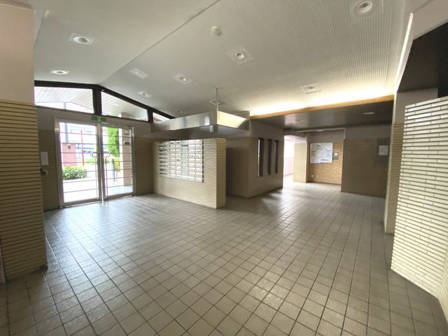 Renovated 3LDK Apartment for Sale in Sendai's Taishaku Ward - Thumbnail 4