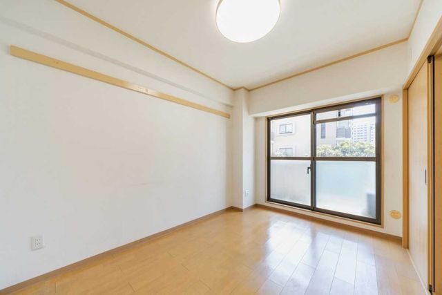 3LDK Apartment for Sale in Koto-ku, Tokyo - Thumbnail 3