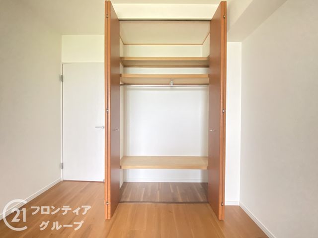 Renovated 3LDK Apartment in Liberty Park Hirakata - Thumbnail 4