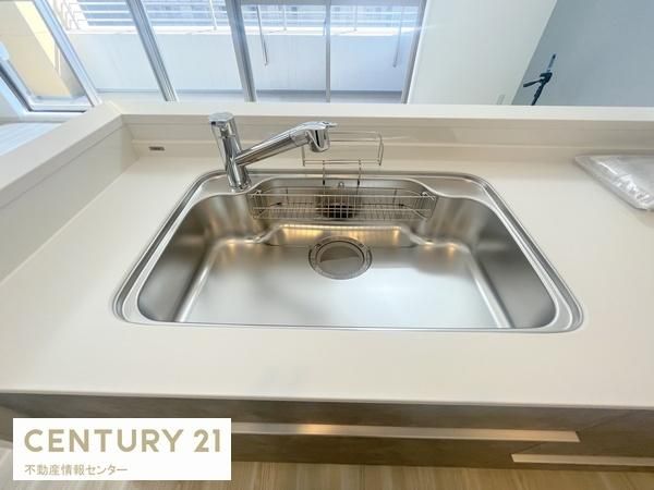 Renovated 3LDK Apartment Near Cosmo Square Station Osaka - Thumbnail 2