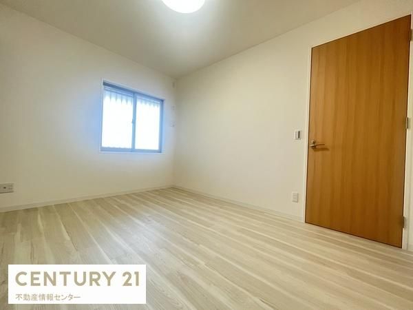 Renovated 3LDK Apartment Near Cosmo Square Station Osaka - Thumbnail 4