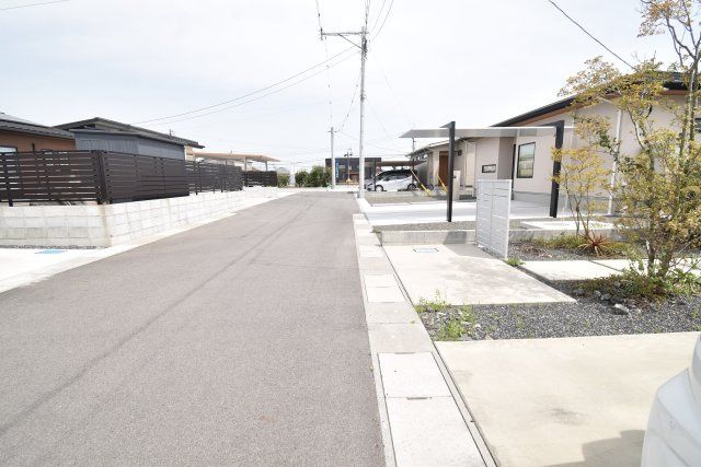 4LDK Newly Built House in Kanoya, Kagoshima - 97.82 sqm - Thumbnail 2