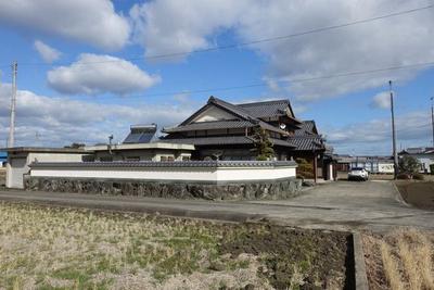 Traditional 8DK House for Sale in Saijo City - 206㎡ on Large Lot — Image 2, Saijo, Ehime
