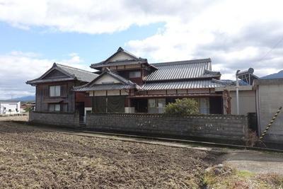 Traditional 8DK House for Sale in Saijo City - 206㎡ on Large Lot — Image 1, Saijo, Ehime