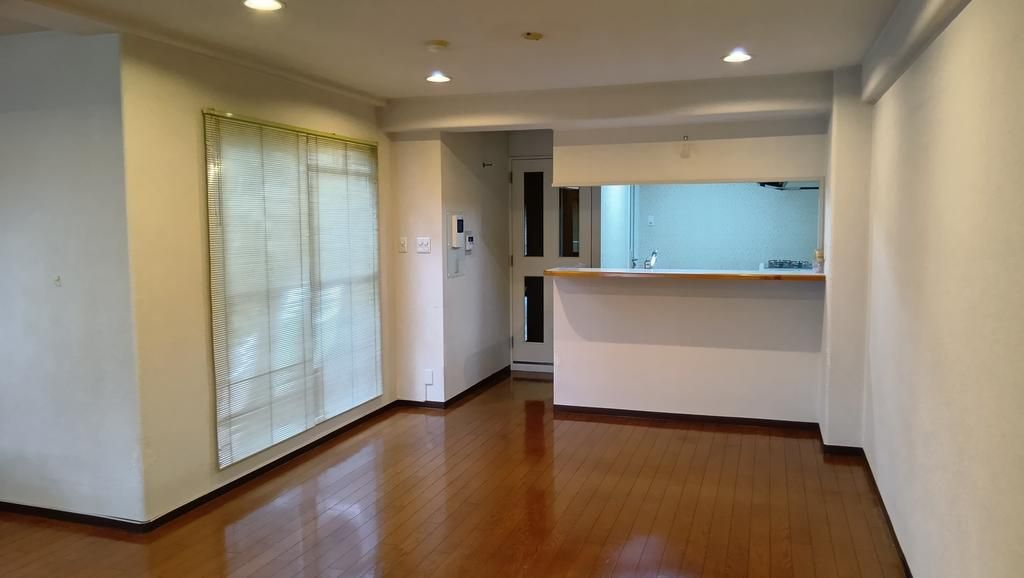 Sunroad Shionomiya 3LDK Apartment for Sale in Tomidahashi - Thumbnail 2