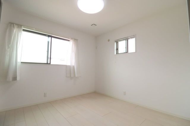 2019 Built 3LDK Detached House with Solar Panels in Yokkaichi - Thumbnail 4