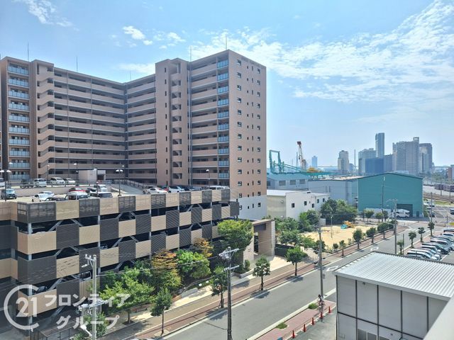 Harumi City Condominium 2LDK in Osaka Konohana Ward - Thumbnail 2