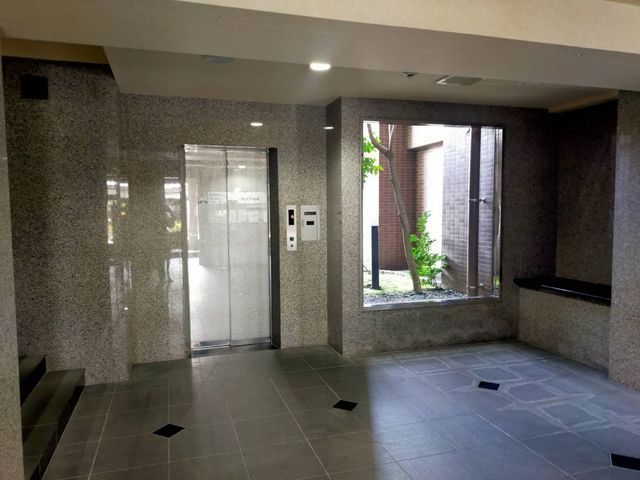 4LDK Apartment in Miyazaki City with Large Balcony - Thumbnail 3