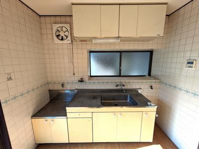 Used detached house 6 minutes walk from the bus stop "Kimzai Danchiguchi" - Matsuyama City — Image 2, Niihama City, Ehime