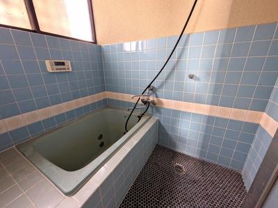 Used detached house 6 minutes walk from the bus stop "Kimzai Danchiguchi" - Matsuyama City — Image 1, Niihama City, Ehime