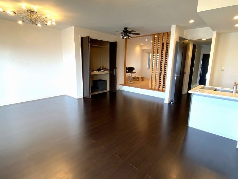 2LDK Apartment in Naha's Omoromachi - Resort-Style Living - Thumbnail 2