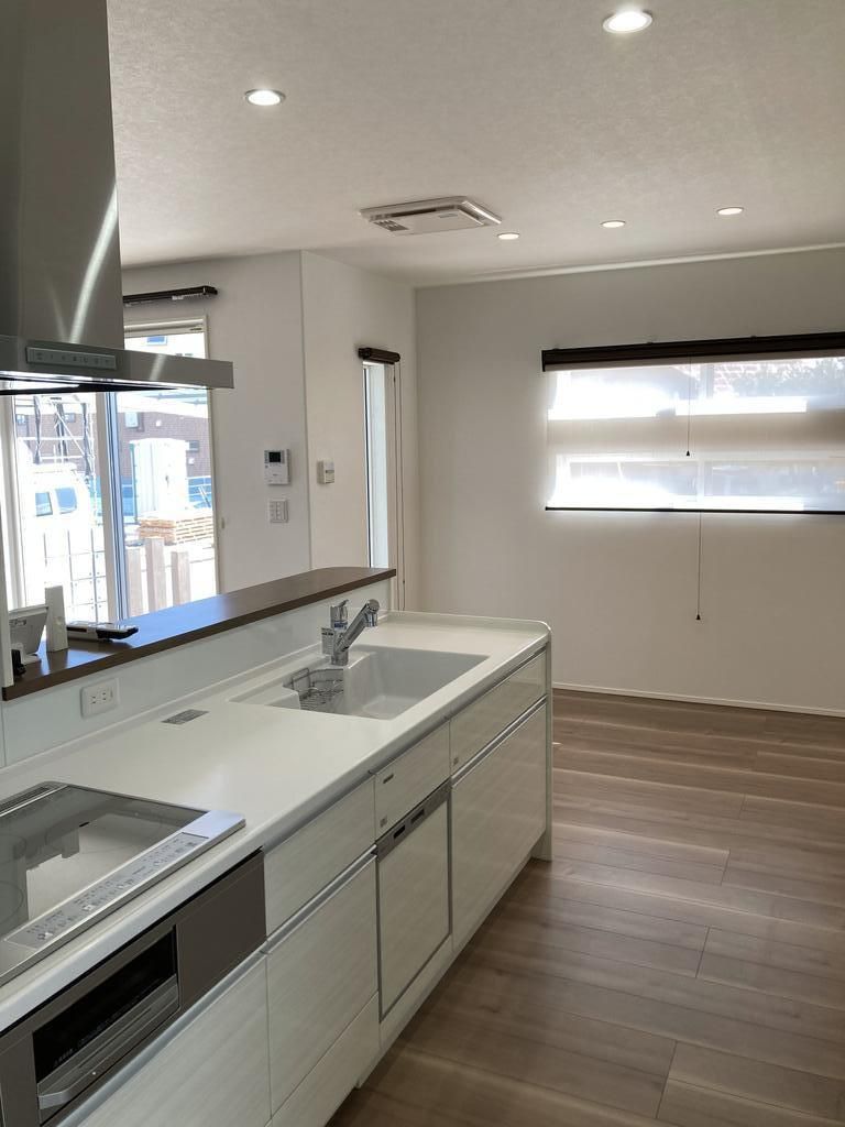 Modern 3-Bedroom House in Kurashiki with Solar Panels - Thumbnail 2