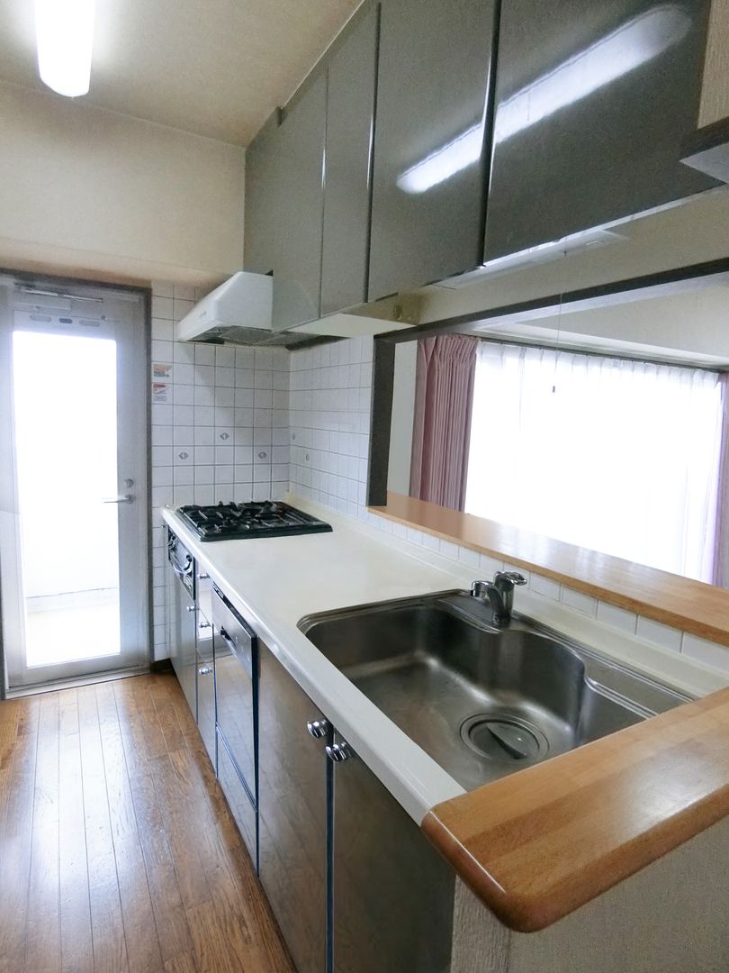 3LDK Apartment for Sale in Toyama City with Mountain Views - Thumbnail 4