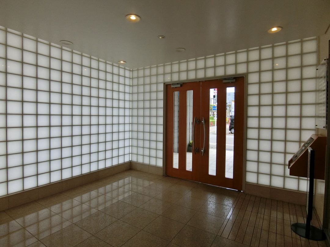 3LDK Apartment for Sale in Toyama City with Mountain Views - Thumbnail 3