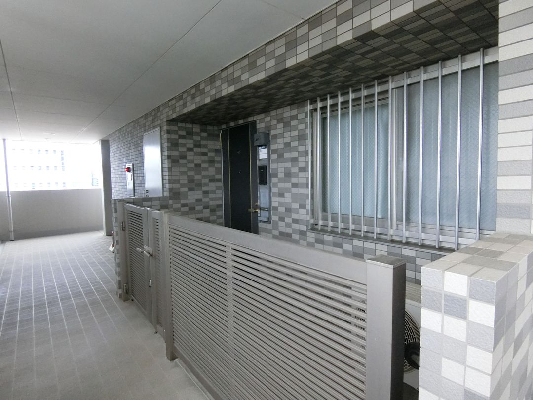 3LDK Apartment for Sale in Toyama City with Mountain Views - Thumbnail 2