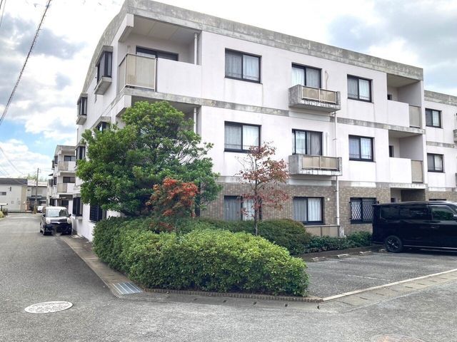 Yumex Mansion Nature Kamimine 4LDK Apartment with Garden - Thumbnail 2