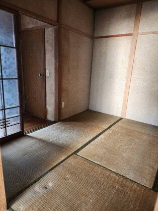 Shop & Home for Sale in Downtown Saiki City, Oita - Thumbnail 4