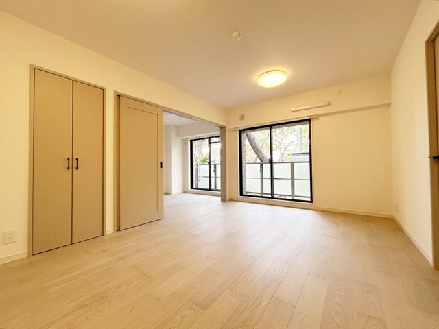 3LDK Apartment for Sale in Nishinomiya with Scenic Shukugawa Views - Thumbnail 2