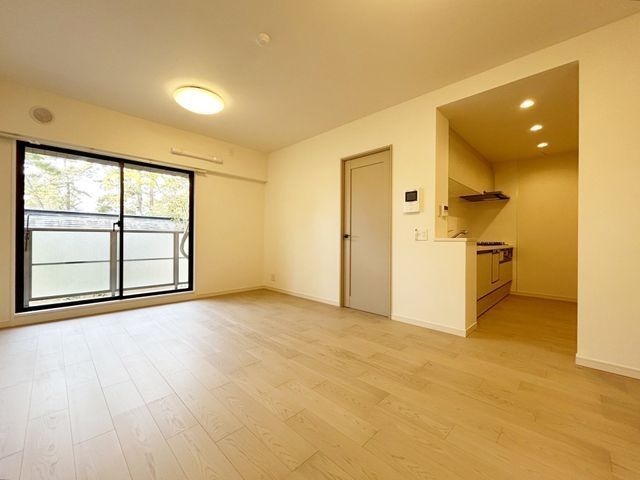 3LDK Apartment for Sale in Nishinomiya with Scenic Shukugawa Views - Thumbnail 3