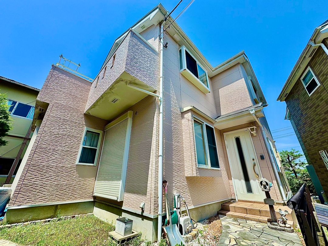 4LDK House in Sagamihara with Solar Panels and Spacious Layout - Thumbnail 3
