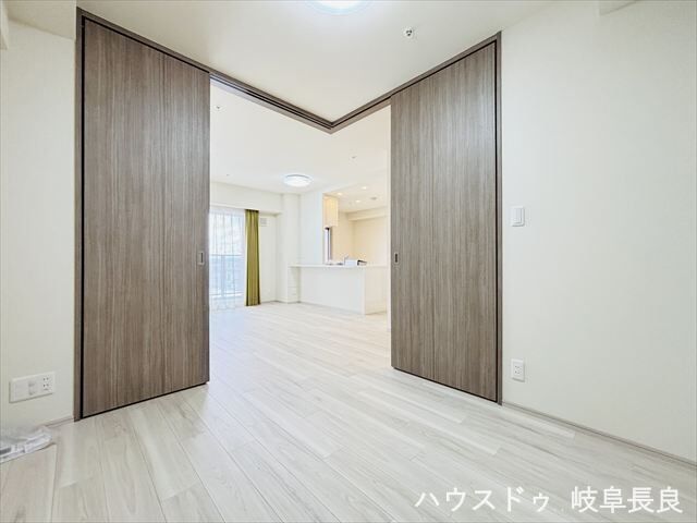 2SLDK Apartment for Sale in Gifu City, 67.52 sqm - Thumbnail 3
