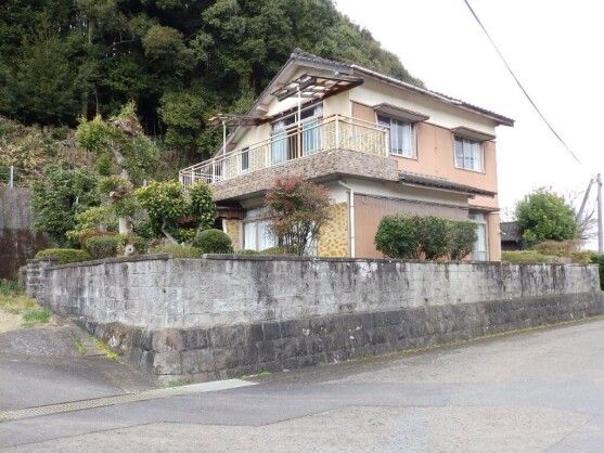 Imari City Wooden House with Forest and Field Land for Sale - Thumbnail 2
