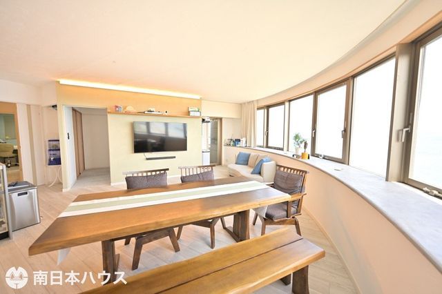 Spacious 4LDK Apartment in Kagoshima with Bay Views - Thumbnail 2