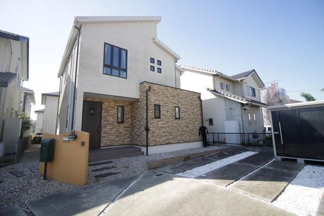 3SLDK House with Solar Power & 4-Car Parking in Nishio, Aichi - Thumbnail 2