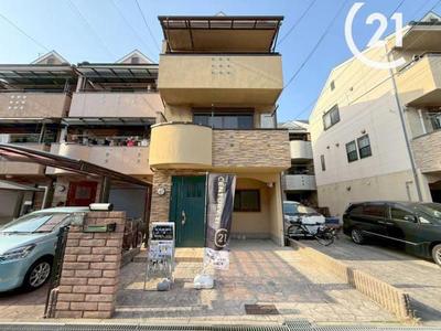 Renovated 4LDK House Near Denpo Station, Osaka — Image 1, Konohana, Osaka