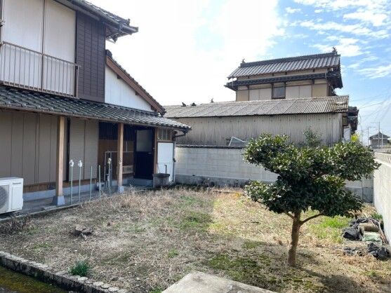 Large 8DK House for Sale on 884m² Land in Yatsushiro - Thumbnail 3