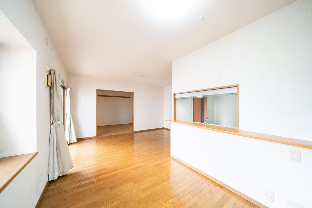 3LDK Apartment in Keihan East Rose Town, Kyotanabe - Thumbnail 2