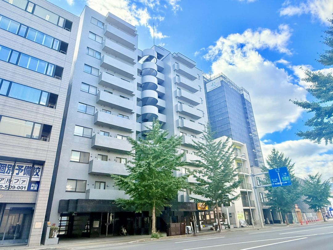 4LDK Apartment in Chuo, Sapporo, Hokkaido | 125.52 sqm - Thumbnail 2