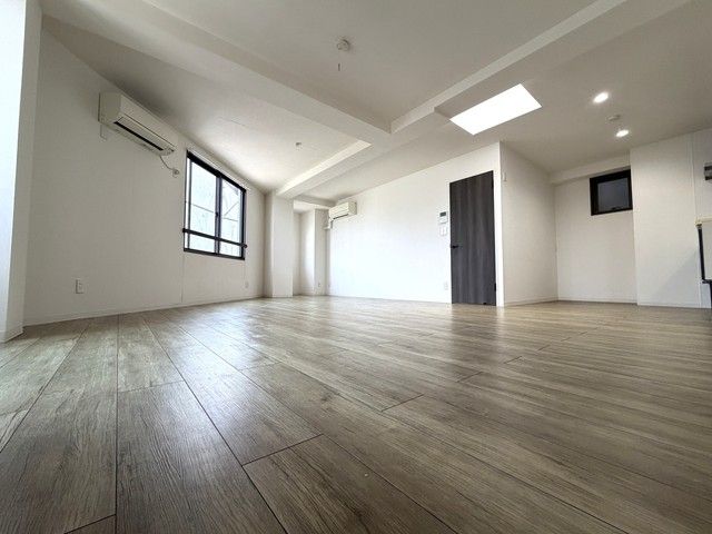3LDK House for Sale in Setagaya, Tokyo - 170.69 sqm - Thumbnail 3