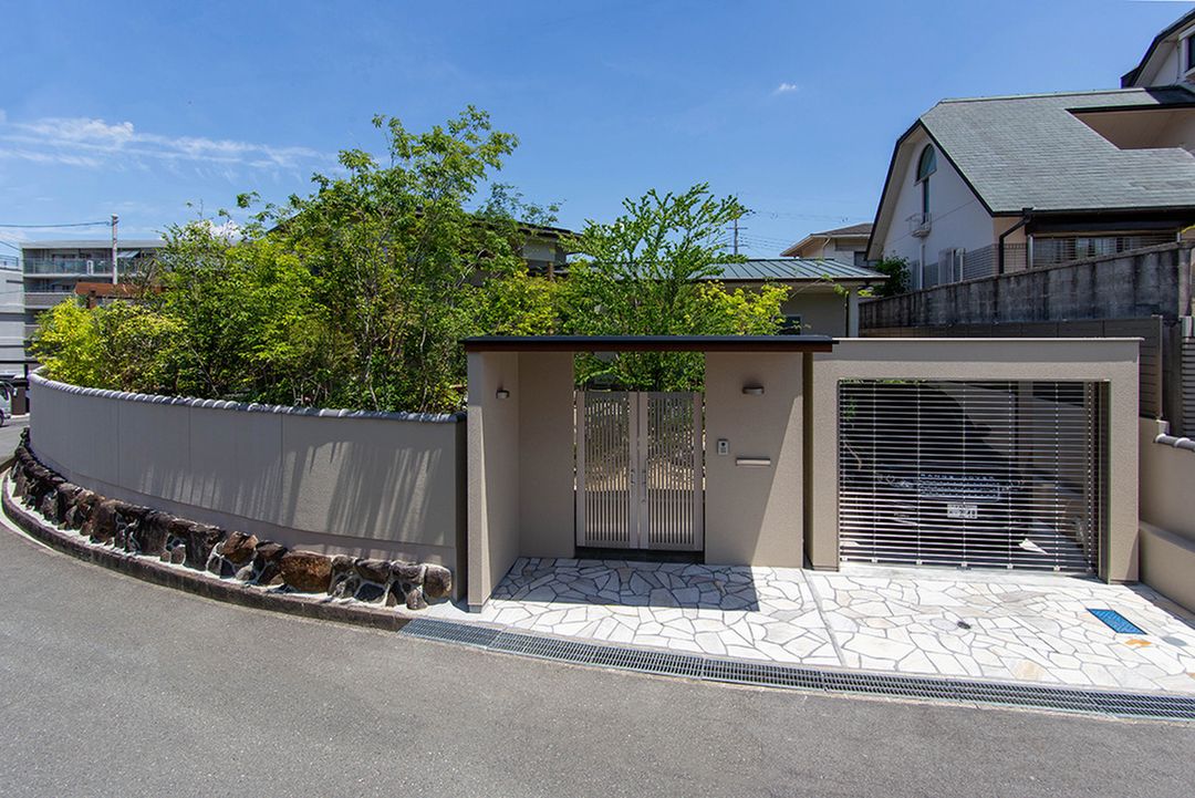 Heartful Court Higashi-Ikoma Plot with Mount Ikoma Views for Sale - Thumbnail 4