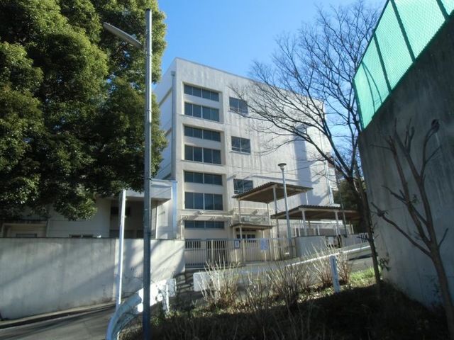 2SLDK Apartment in Tsurumi Ward, Yokohama - 66m² - Thumbnail 2
