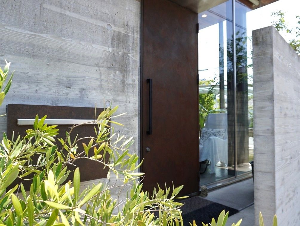 1SLDK House with Basement in Takamatsu | Wood, Iron, Glass & Concrete Design - Thumbnail 3
