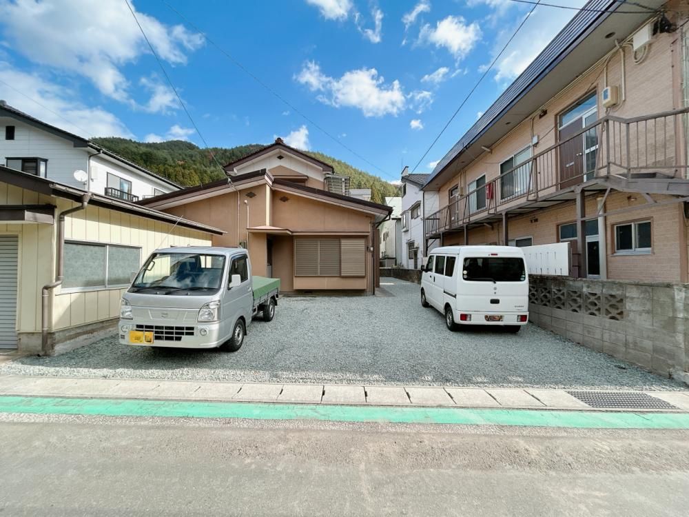 Renovated 8SLDK House in Kamaishi with 5-Car Parking & Warranties - Thumbnail 3