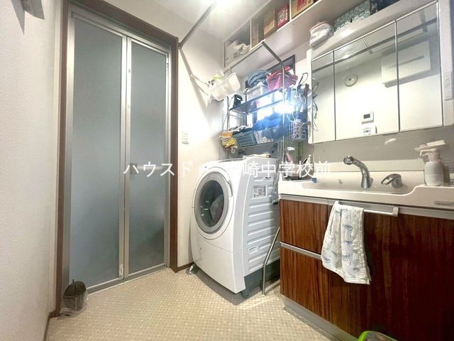 3LDK Family Home with Solar Power in Miyazaki Hanagashima-cho - Thumbnail 3