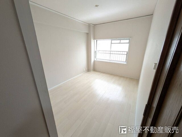 2LDK Apartment for Sale in Higashisumiyoshi, Osaka - Thumbnail 3